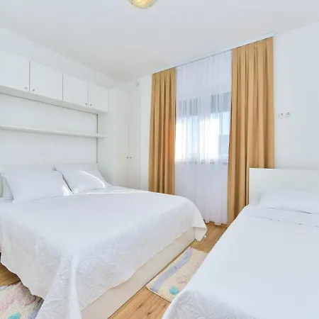 Sunny By The Sea * زاتون