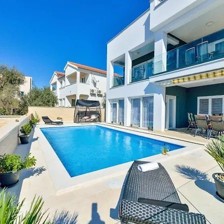 Sunny By The Sea شقة