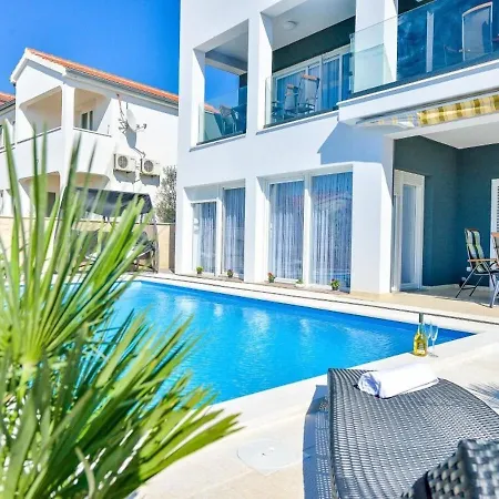 Sunny By The Sea Apartment Zaton (Zadar)
