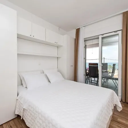 Sunny By The Sea زاتون