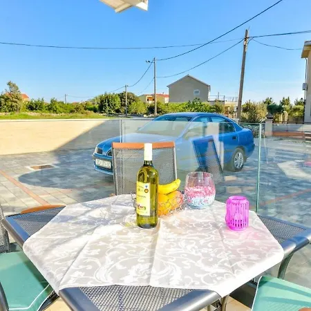 Sunny By The Sea * زاتون