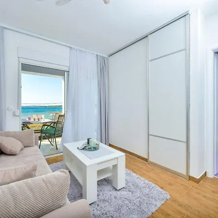 Sunny By The Sea * زاتون